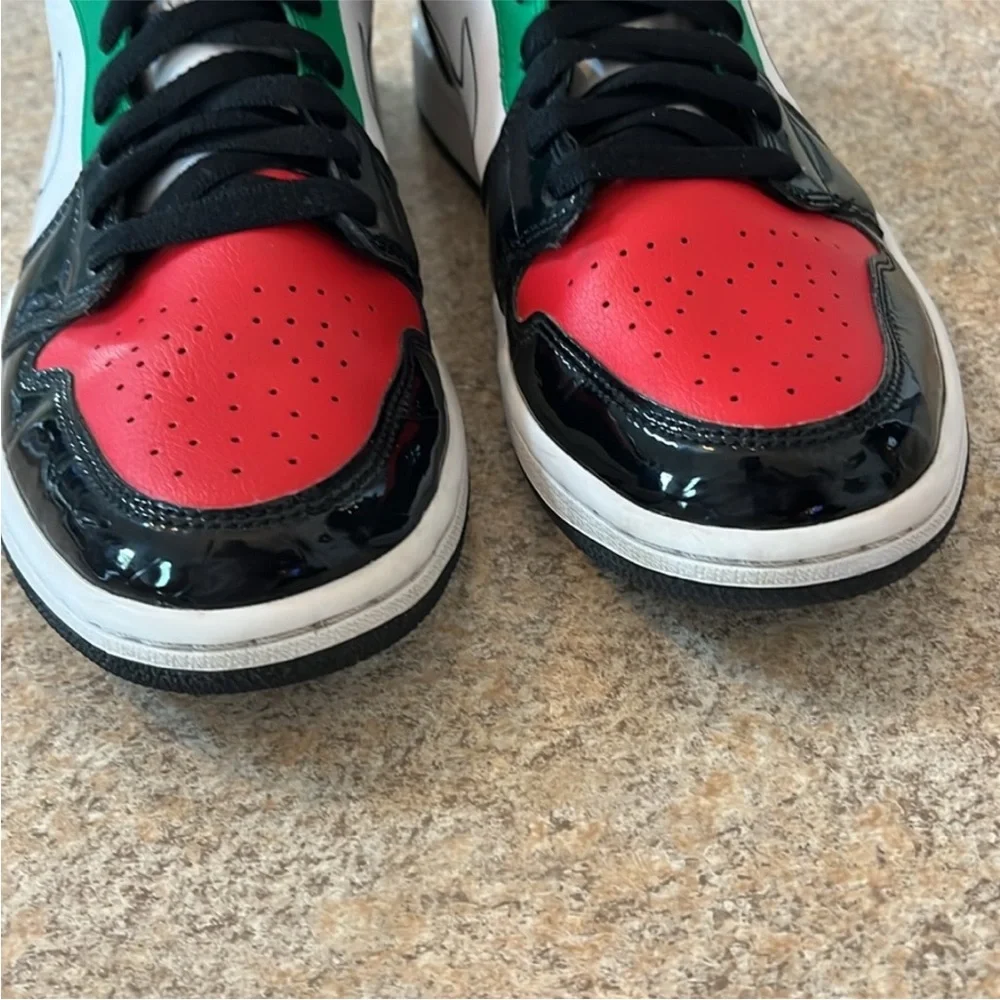 Jordan 1 Nike High Top Red and Green Sneakers Bold Color Block Design Size 10 - Picture 4 of 9